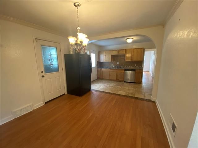 1827 E 76th St, Kansas City, MO 64132