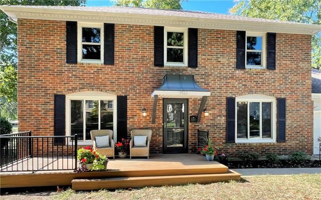 9922 Ballentine St, Overland Park, KS 66214