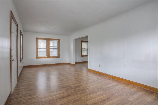 4012 E 27th St, Kansas City, MO 64127