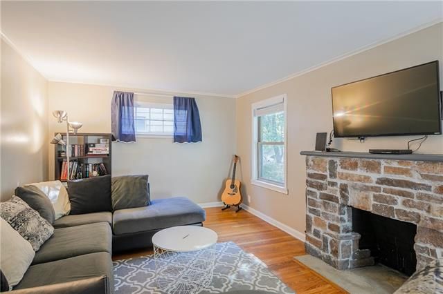 7225 Walnut St, Kansas City, MO 64114