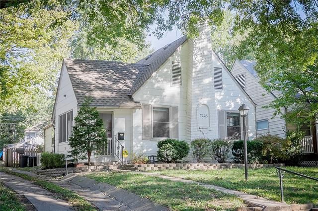 7225 Walnut St, Kansas City, MO 64114