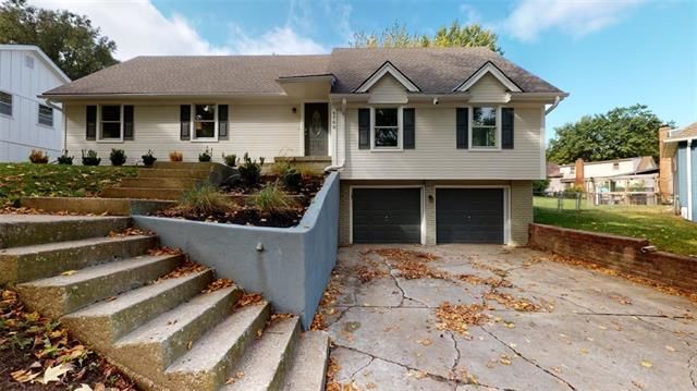9700 N Campbell Dr, Kansas City, MO 64155