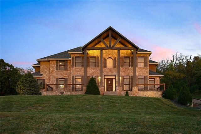 9701 S Perdue Rd, Grain Valley, MO 64029
