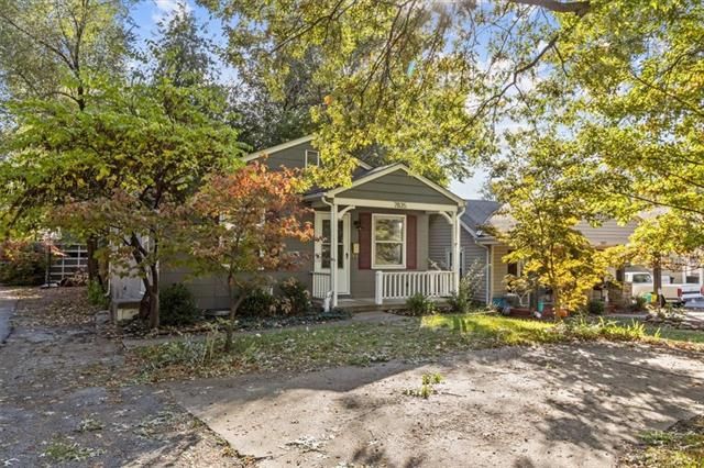 7835 Main St, Kansas City, MO 64114