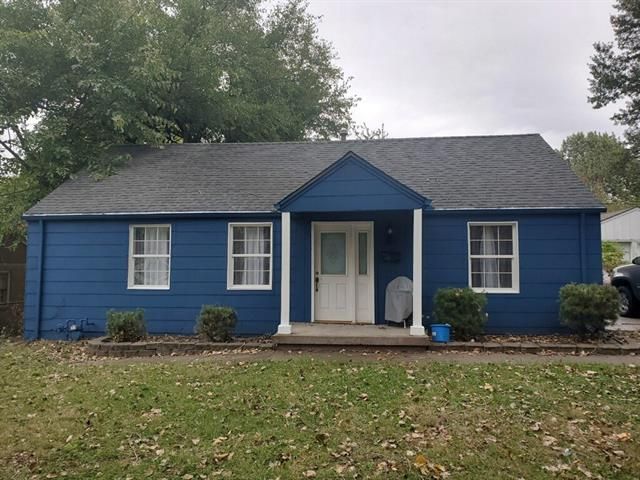 10518 E 10th St S, Independence, MO 64053