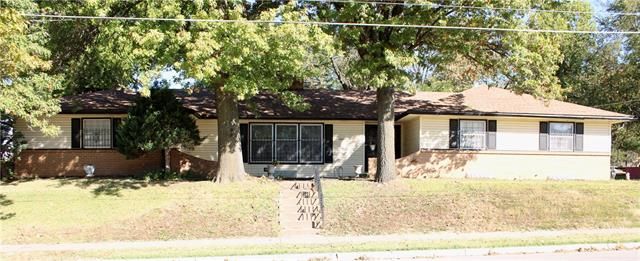 3900 E 39th St, Kansas City, MO 64128