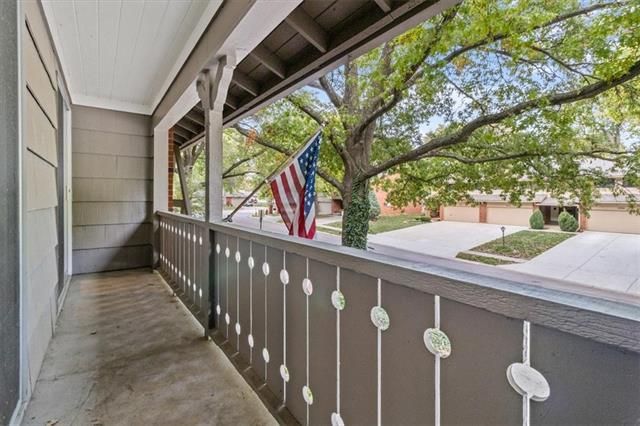 5405 W 103rd Ter, Overland Park, KS 66207