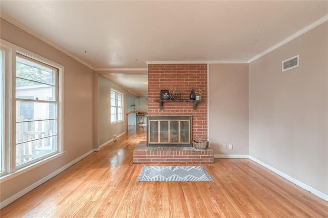 1109 E 108th Ter, Kansas City, MO 64131