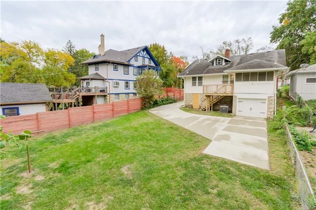 1188 E 77th Ter, Kansas City, MO 64131