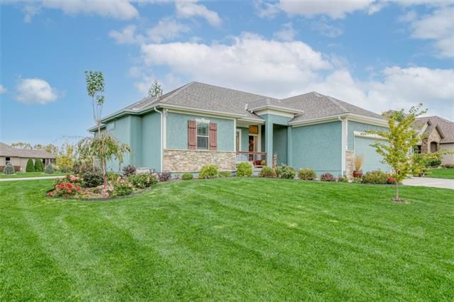 22906 E 42nd St, Blue Springs, MO 64015