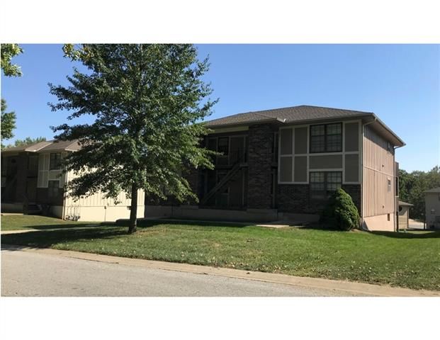 3300 NW Mill Dr, Blue Springs, MO 64015