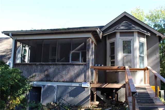 925 3rd Ave, Leavenworth, KS 66048