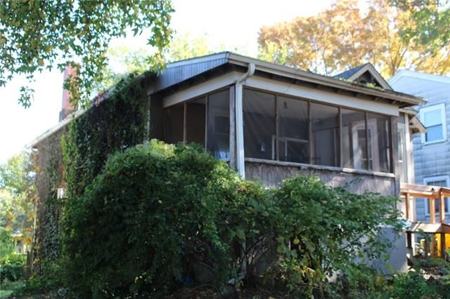 925 3rd Ave, Leavenworth, KS 66048