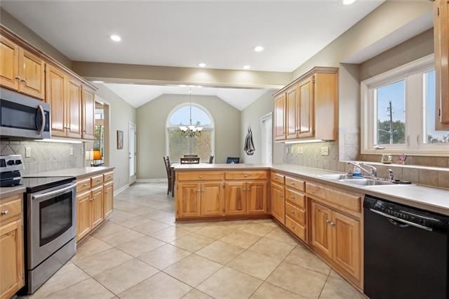 14325 E 96th Ter, Kansas City, MO 64139