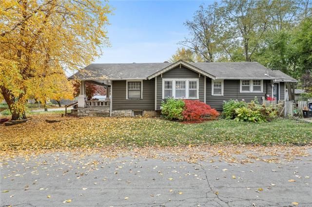 7528 Harrison St, Kansas City, MO 64131