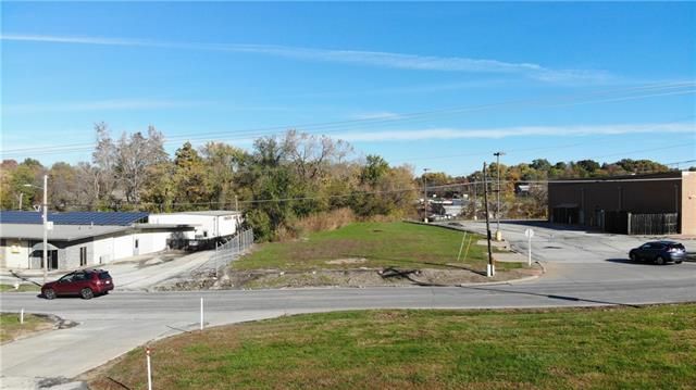 3715 Pickett Rd, St Joseph, MO 64503