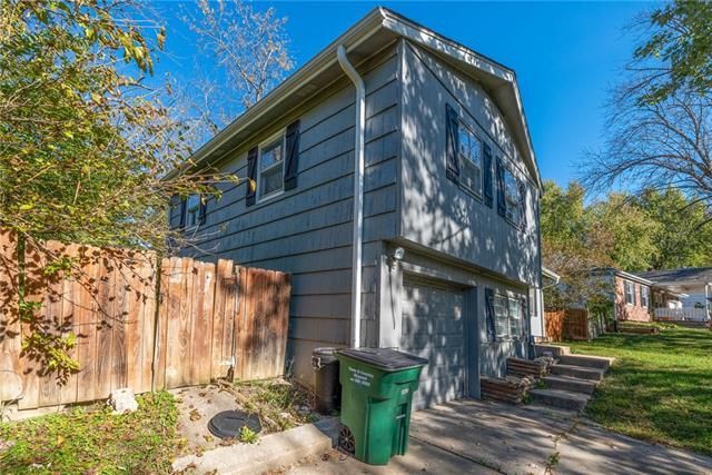 3904 E 107th Ter, Kansas City, MO 64137