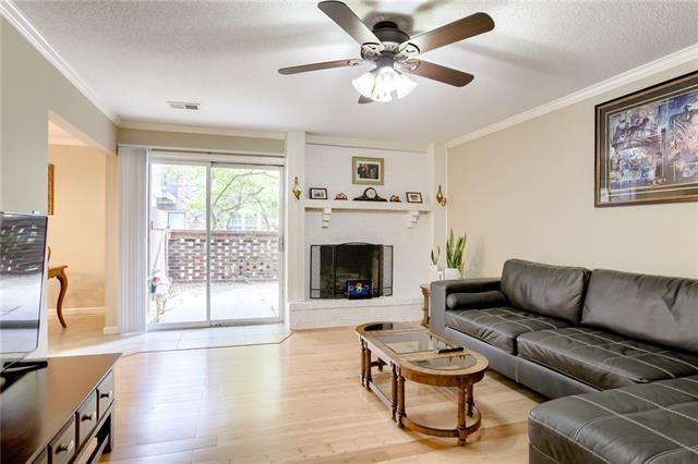 9622 Perry Ln #B, Overland Park, KS 66212