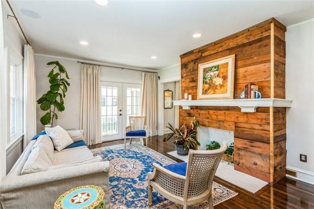 25 E 56th Ter, Kansas City, MO 64113