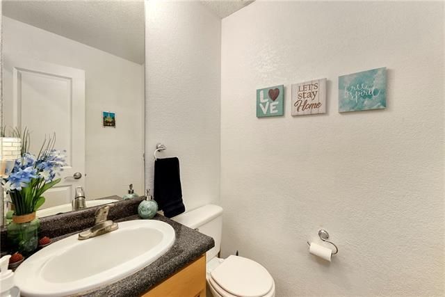 1832 E 97th St, Kansas City, MO 64131