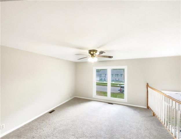 1032 Broadmore Ln, Liberty, MO 64068