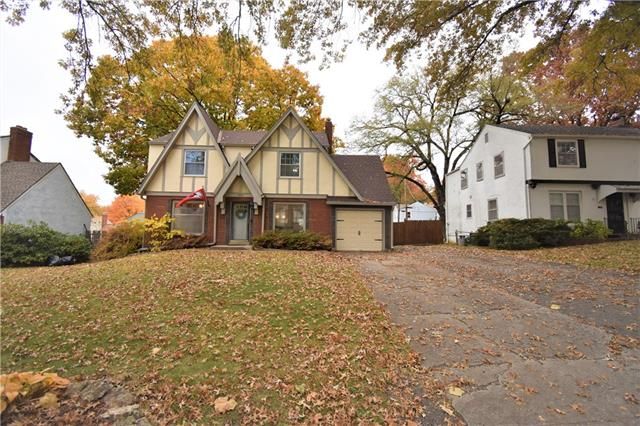 420 E 80th St, Kansas City, MO 64131
