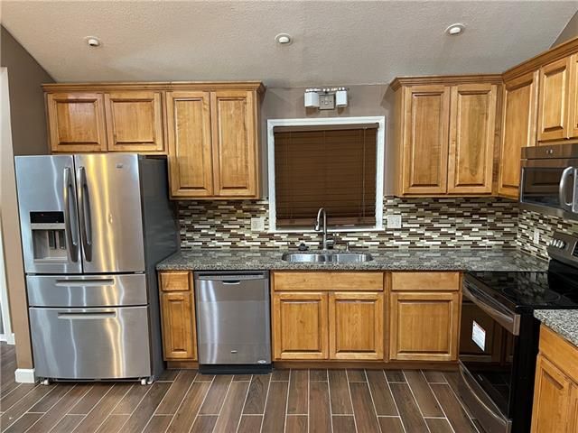 8501 E 56th Ter, Kansas City, MO 64129