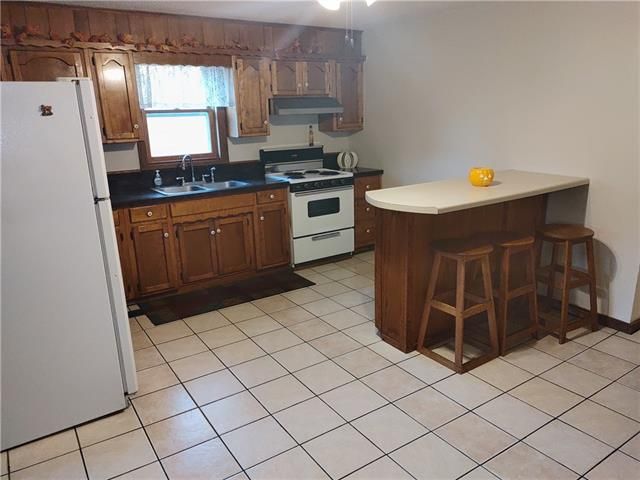 215 Fields St, El Dorado Springs, MO 64744