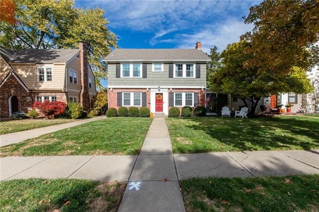 36 W 69th St, Kansas City, MO 64114