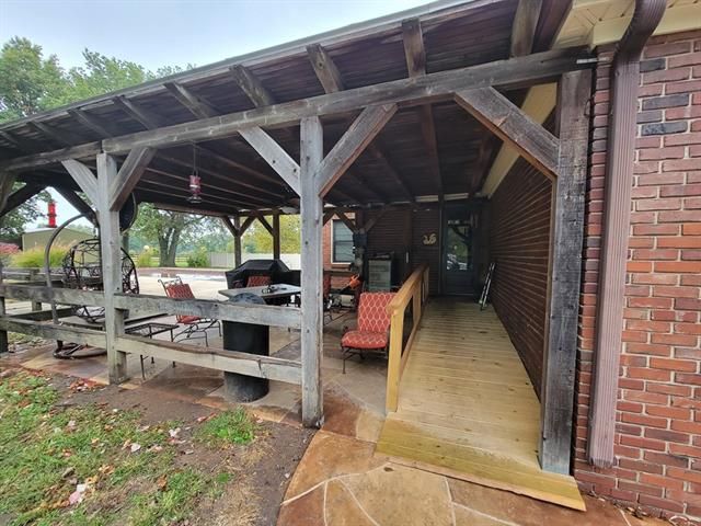 1213 S 220th St, Pittsburg, KS 66762