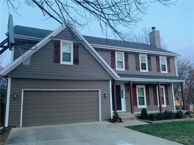 6439 Aminda St, Shawnee, KS 66226
