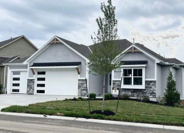 17337 Richards St, Overland Park, KS 66221