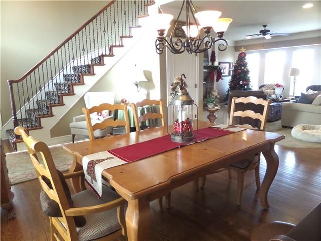 2716 NW Olmstead Dr, Lee's Summit, MO 64081