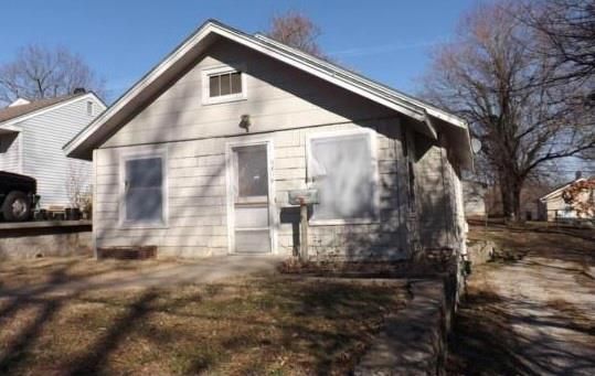 2614 E 79th St, Kansas City, MO 64132