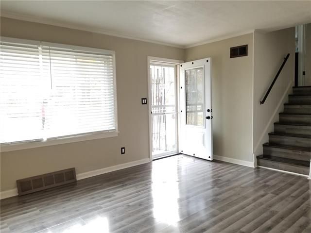 1330 E 72 St, Kansas City, MO 64131