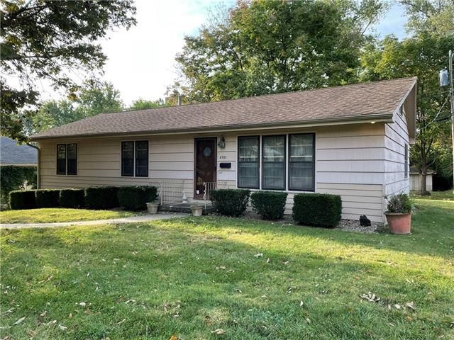 8701 E 53rd Ter, Kansas City, MO 64129