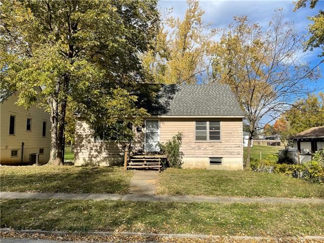 613 Grover St, Warrensburg, MO 64093