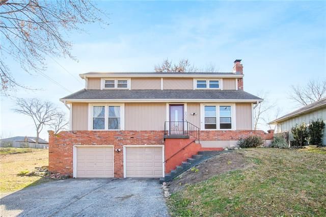 2009 80th St, Kansas City, MO 64118