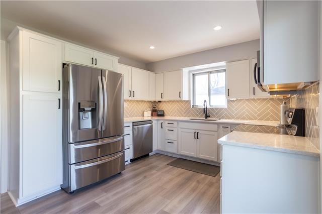 5206 Goodman Ln, Overland Park, KS 66202
