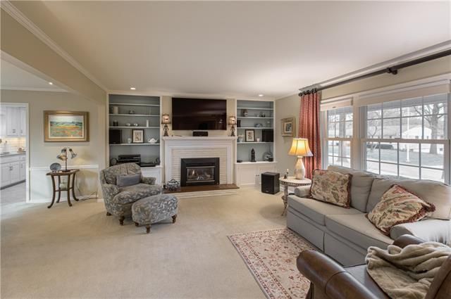 9712 Mercier St, Kansas City, MO 64114