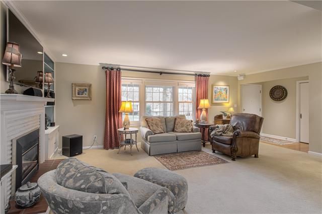 9712 Mercier St, Kansas City, MO 64114
