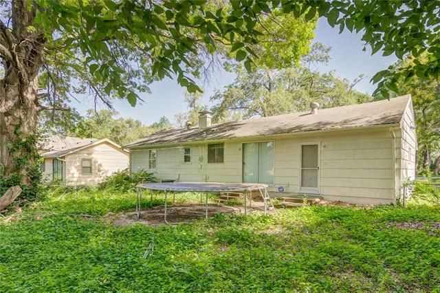 5903 E 96th Ter, Kansas City, MO 64134