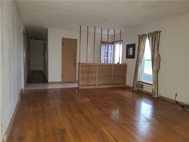 11139 E 44th Ter, Kansas City, MO 64133