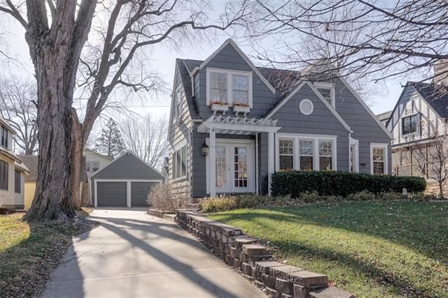 125 E 69th Ter, Kansas City, MO 64113