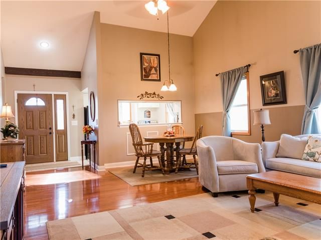 8600 NW 83rd Ter, Kansas City, MO 64152