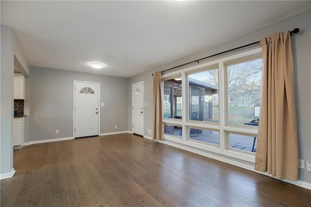 9815 Kessler St, Overland Park, KS 66212