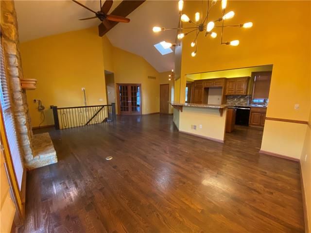 6443 N Amoret Ave, Kansas City, MO 64151