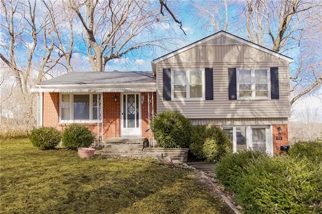 706 W 39th St, Independence, MO 64050