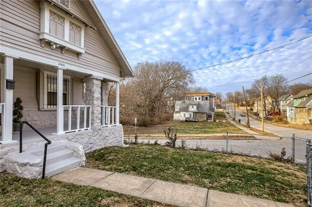 2401 E 37th St, Kansas City, MO 64109