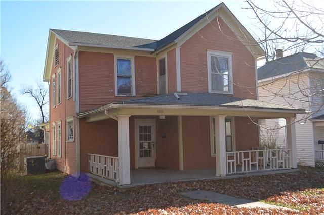833 N Jefferson Ave, Iola, KS 66749